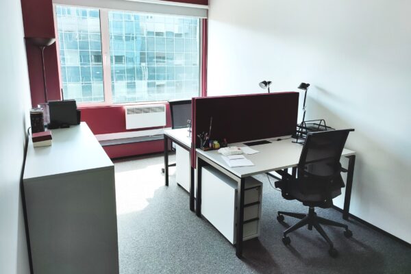 Private office for 2 workplaces